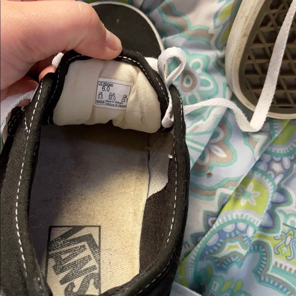 Vans! - Picture 6 of 9